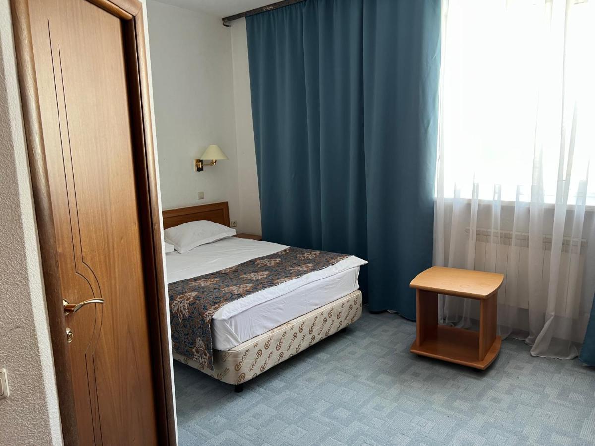 Green Hotel 阿特劳 外观 照片