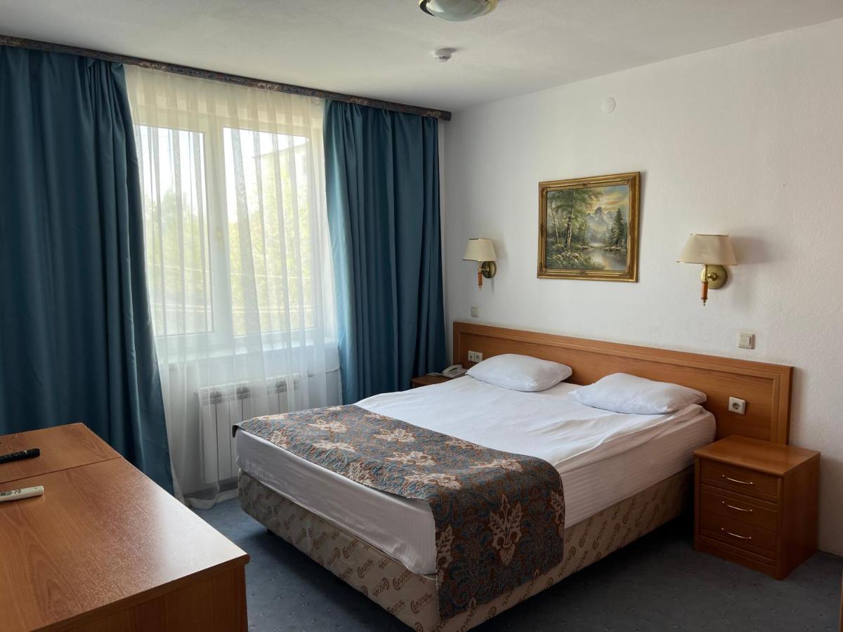 Green Hotel 阿特劳 外观 照片