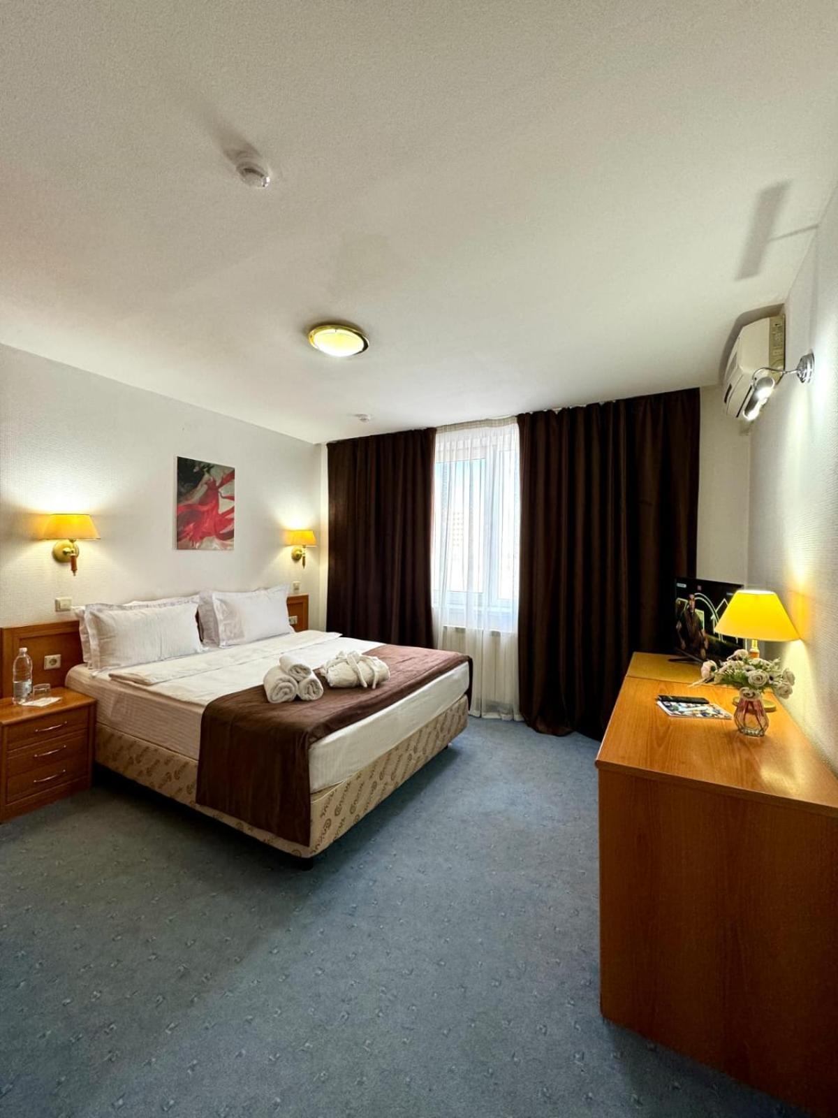 Green Hotel 阿特劳 外观 照片